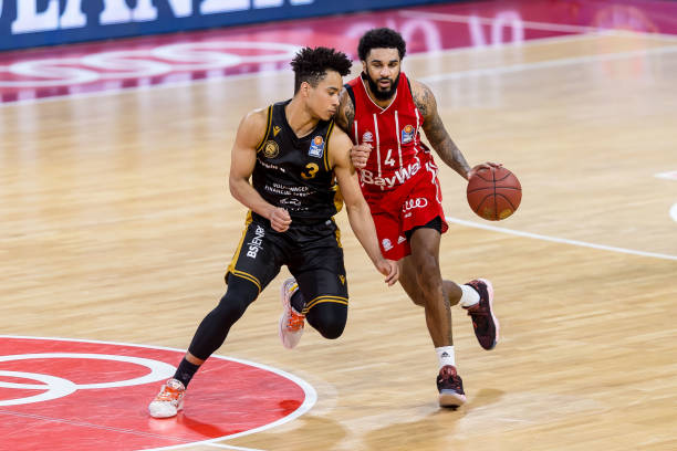 压哨时刻站 压哨时刻站