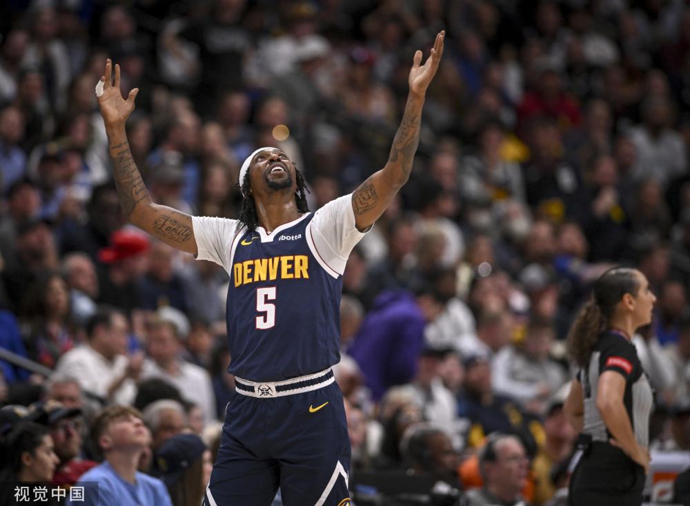 试图威胁阿 试图威胁阿